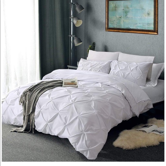 Bedding Duvet Cover And Pillows Cases Poshmark